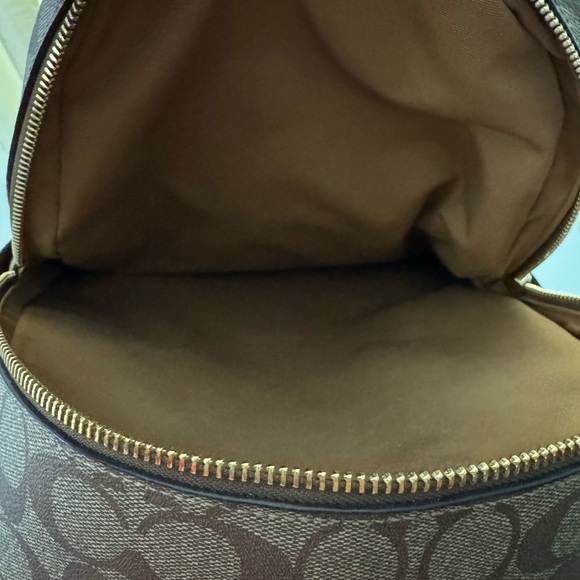 Coach Court Signature Backpack - Picture 8 of 11